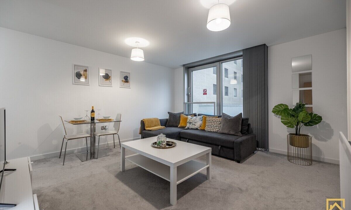 Photo of Livingroom in Central Milton Keynes