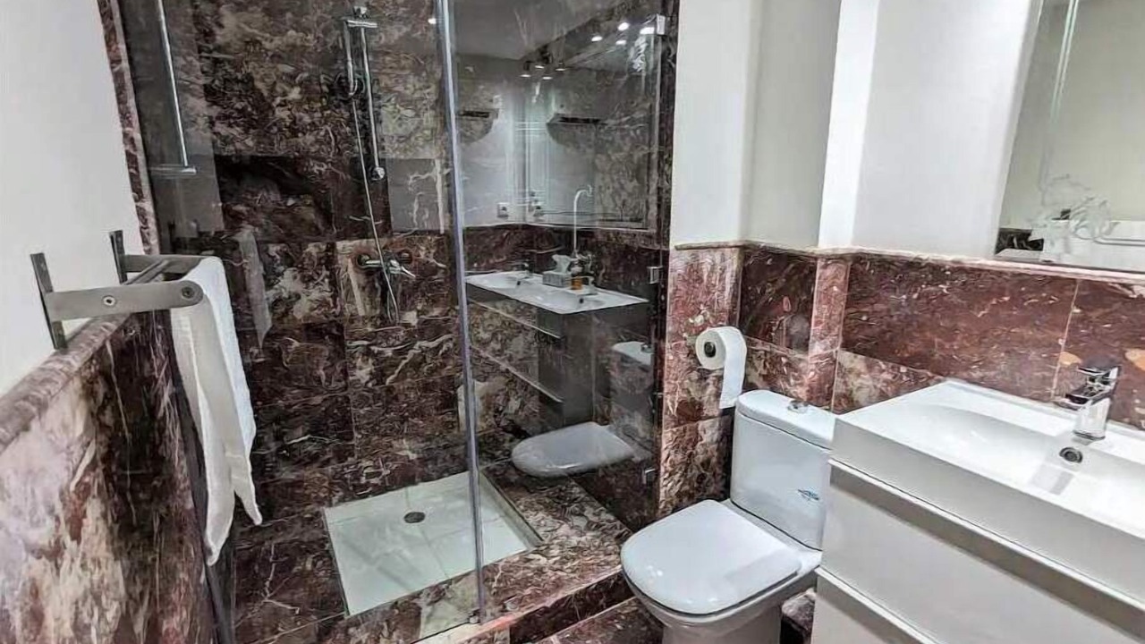 Photo of Bathroom in Majorelle