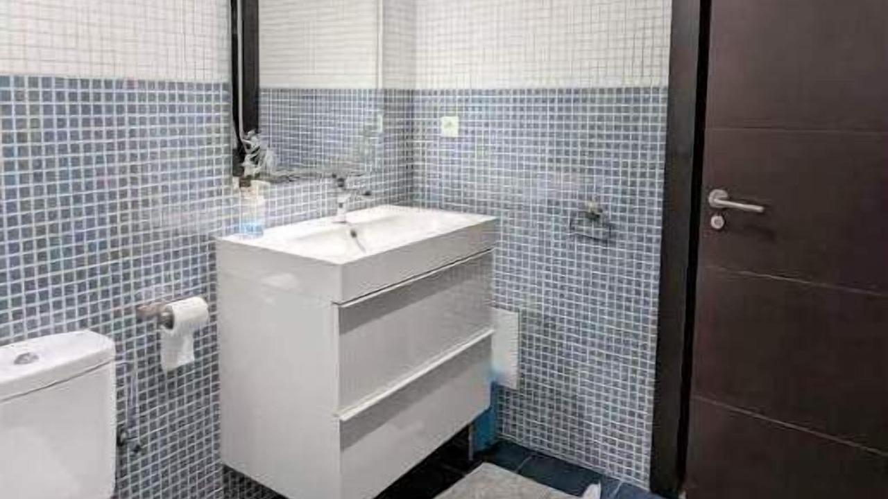 Photo of Bathroom in Majorelle
