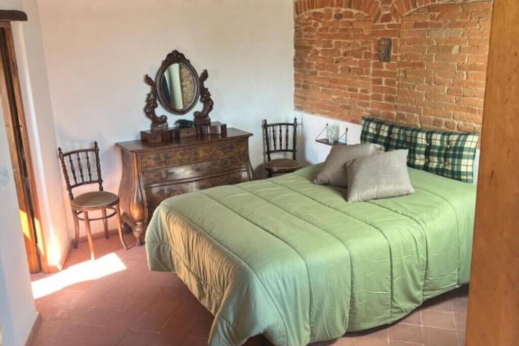 Photo of Bedroom in Castelnuovo dei Sabbioni