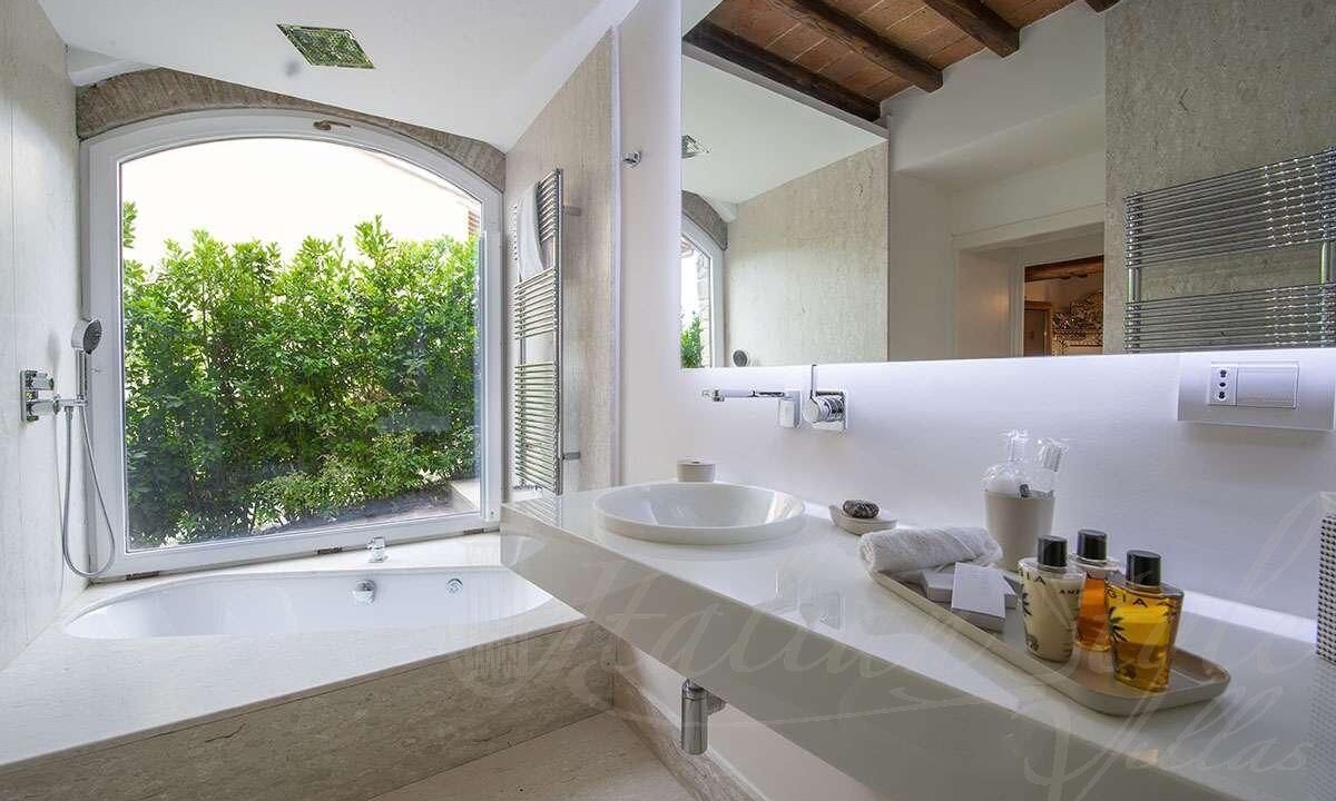 Photo of Bathroom in Panzano in Chianti
