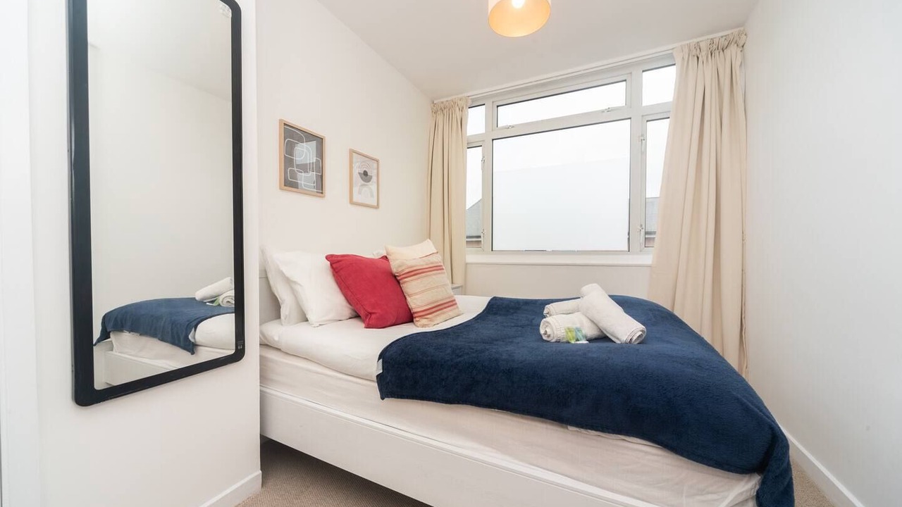 Photo of Bedroom in Sands End