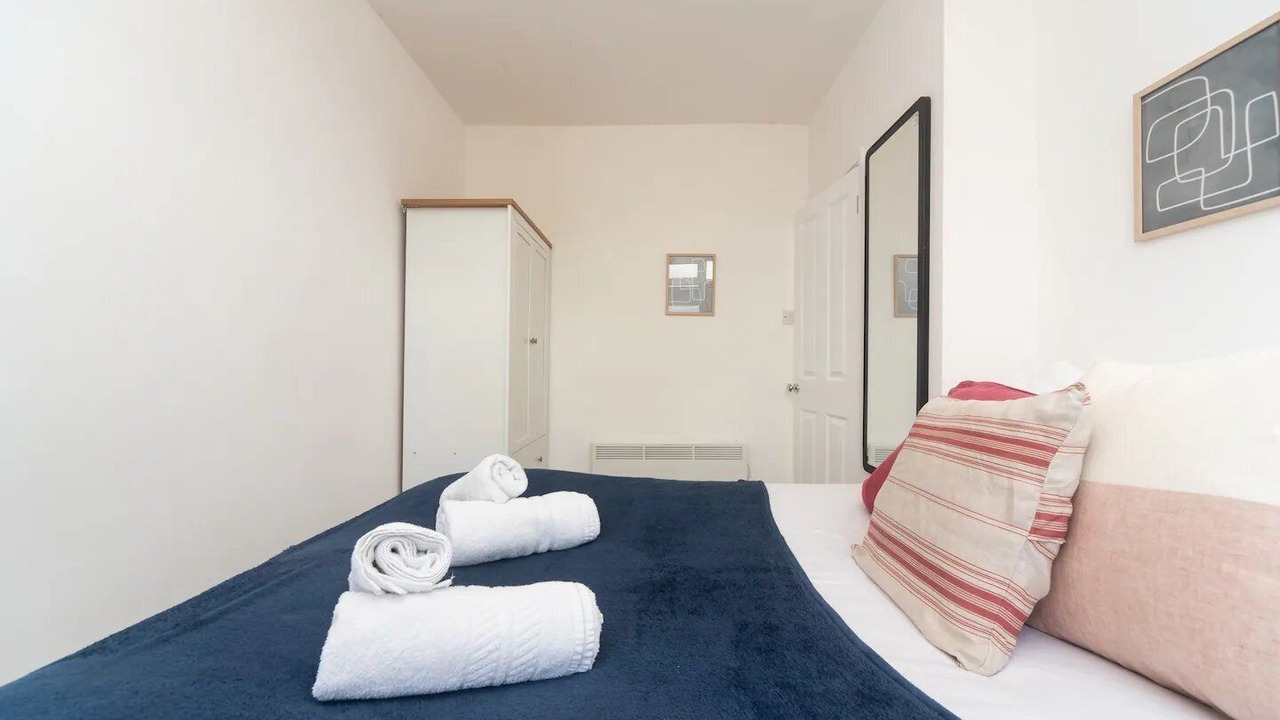 Photo of Bedroom in Sands End
