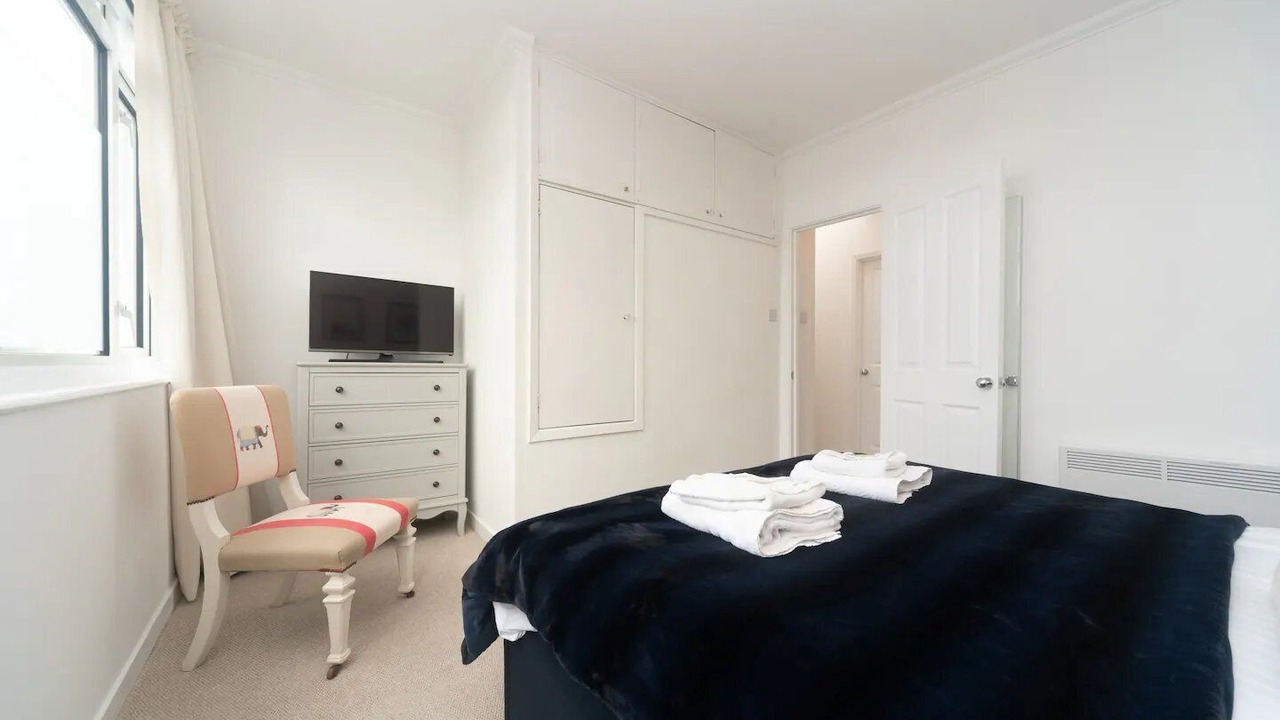 Photo of Bedroom in Sands End