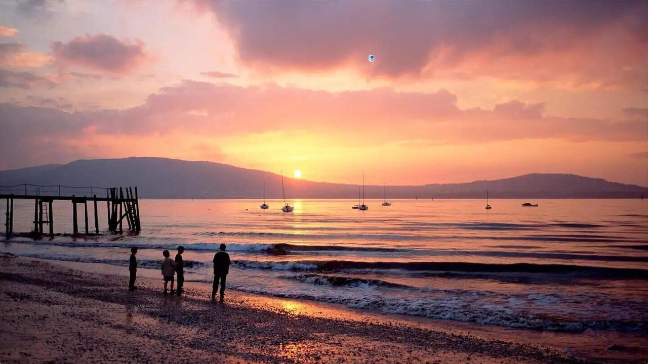 Photo of Others in Holywood