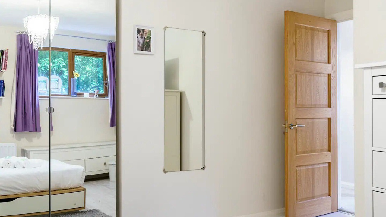 Photo of Bedroom in Holywood