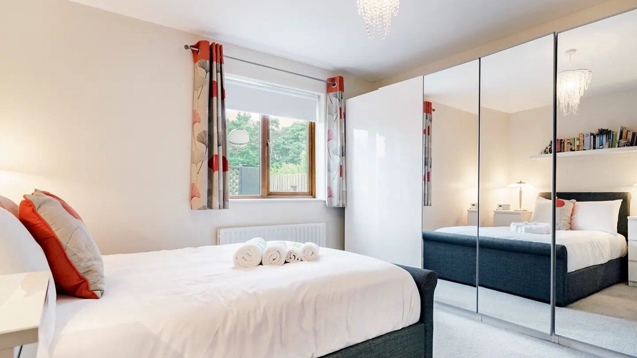 Photo of Bedroom in Holywood