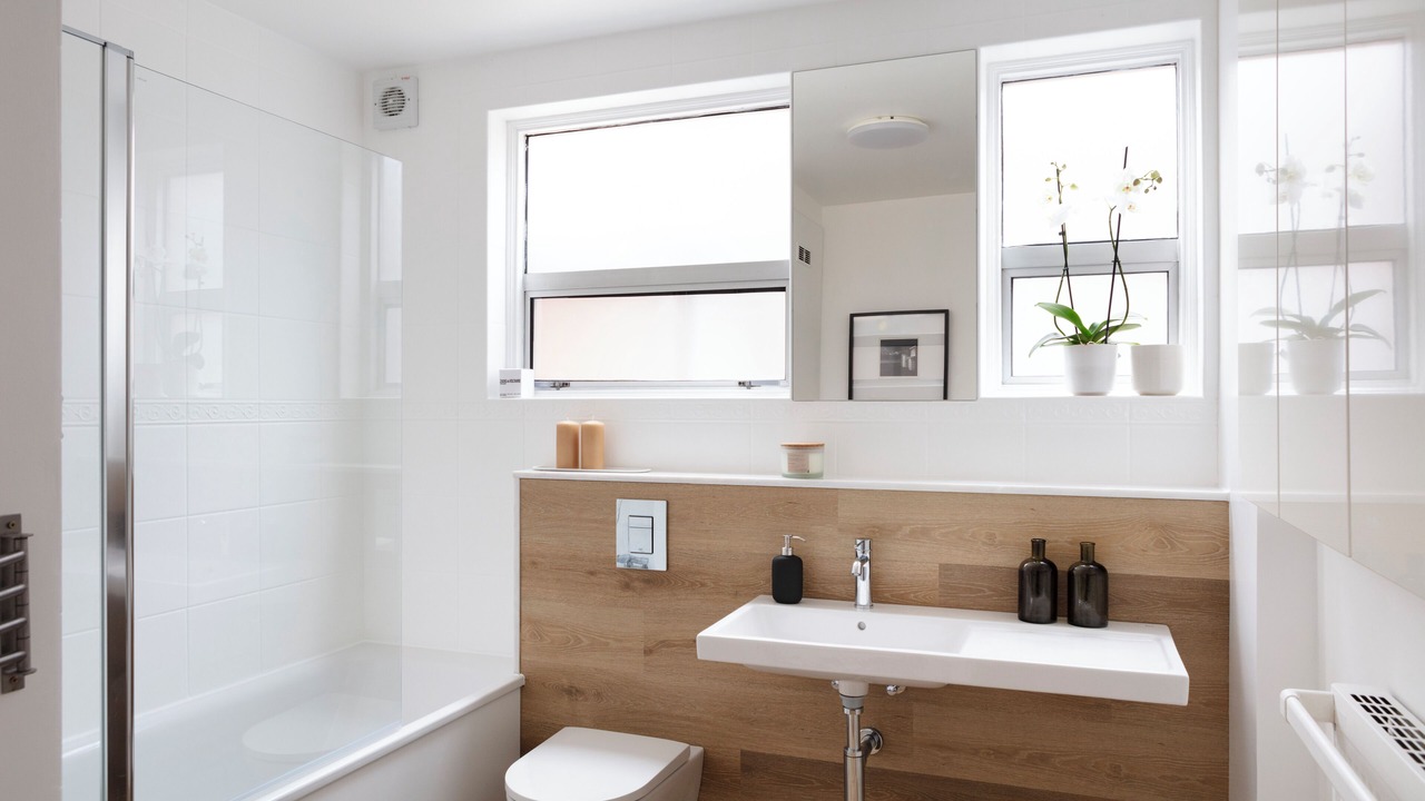 Photo of Bathroom in Brondesbury Park