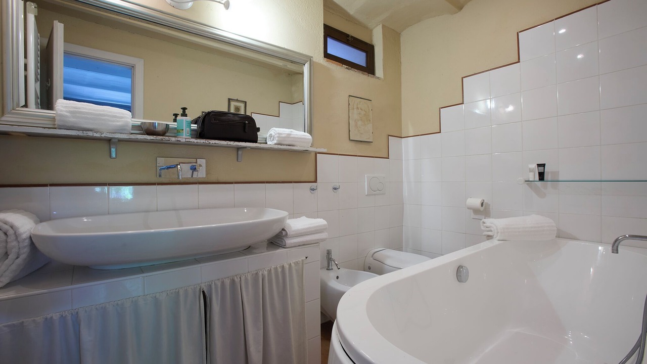 Photo of Bathroom in Mora