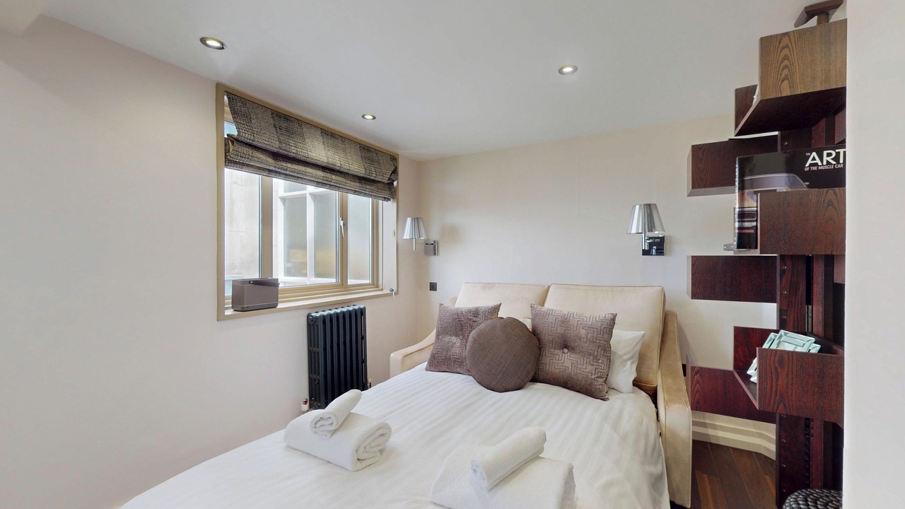 Photo of Bedroom in Royal Borough of Kensington and Chelsea