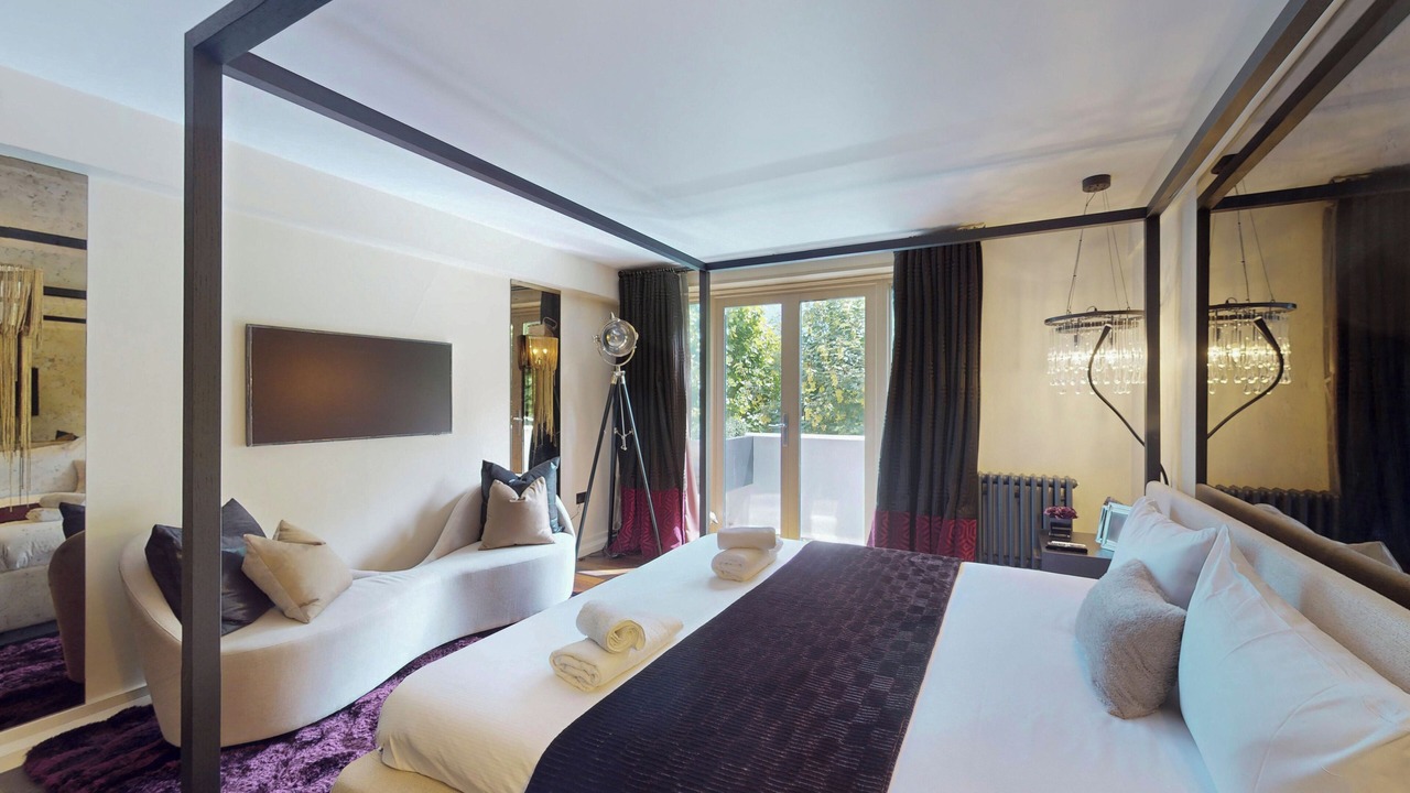 Photo of Bedroom in Royal Borough of Kensington and Chelsea