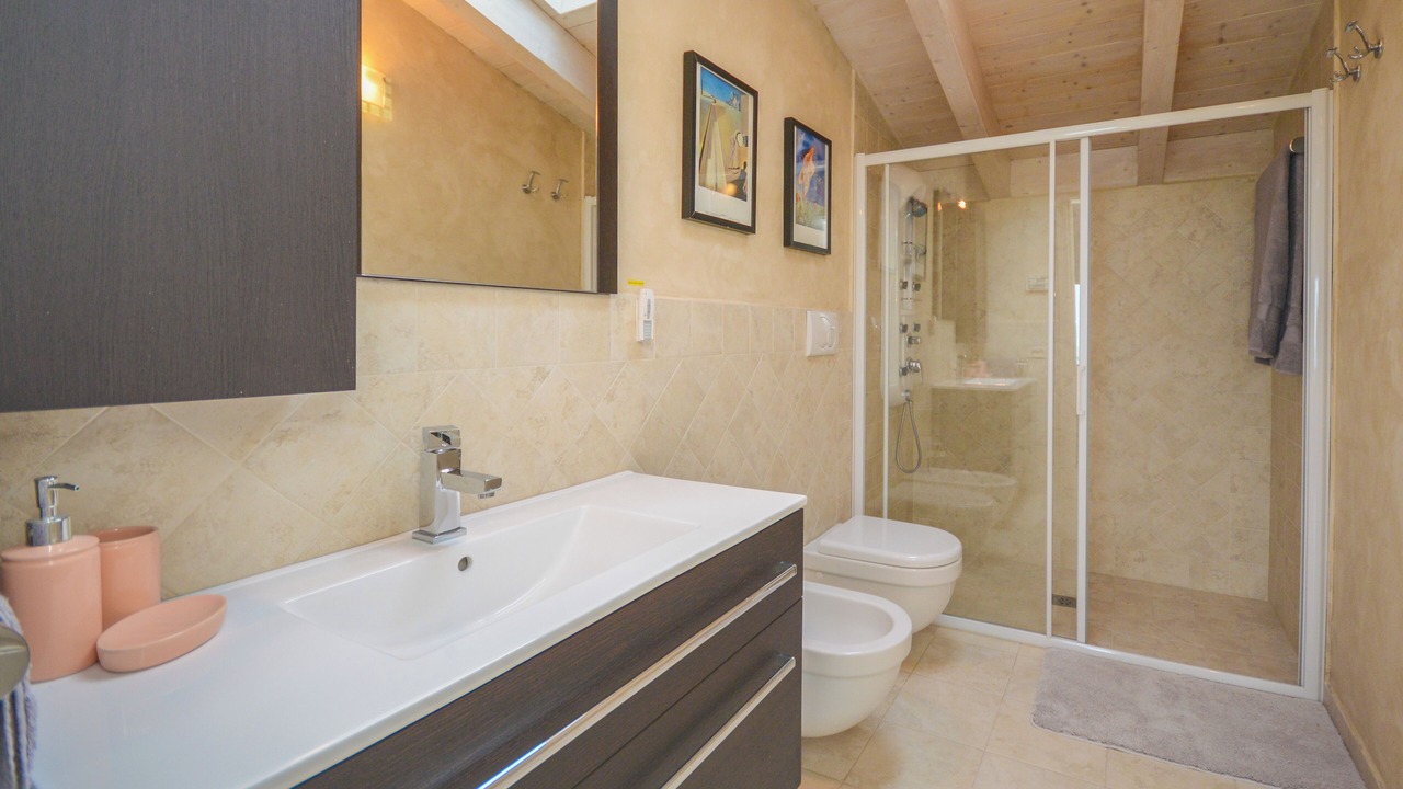 Photo of Bathroom in Cunettone-villa