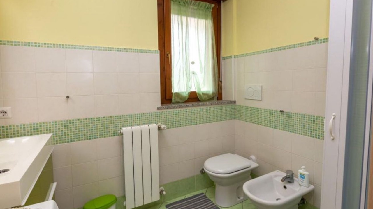 Photo of Bathroom in Parella