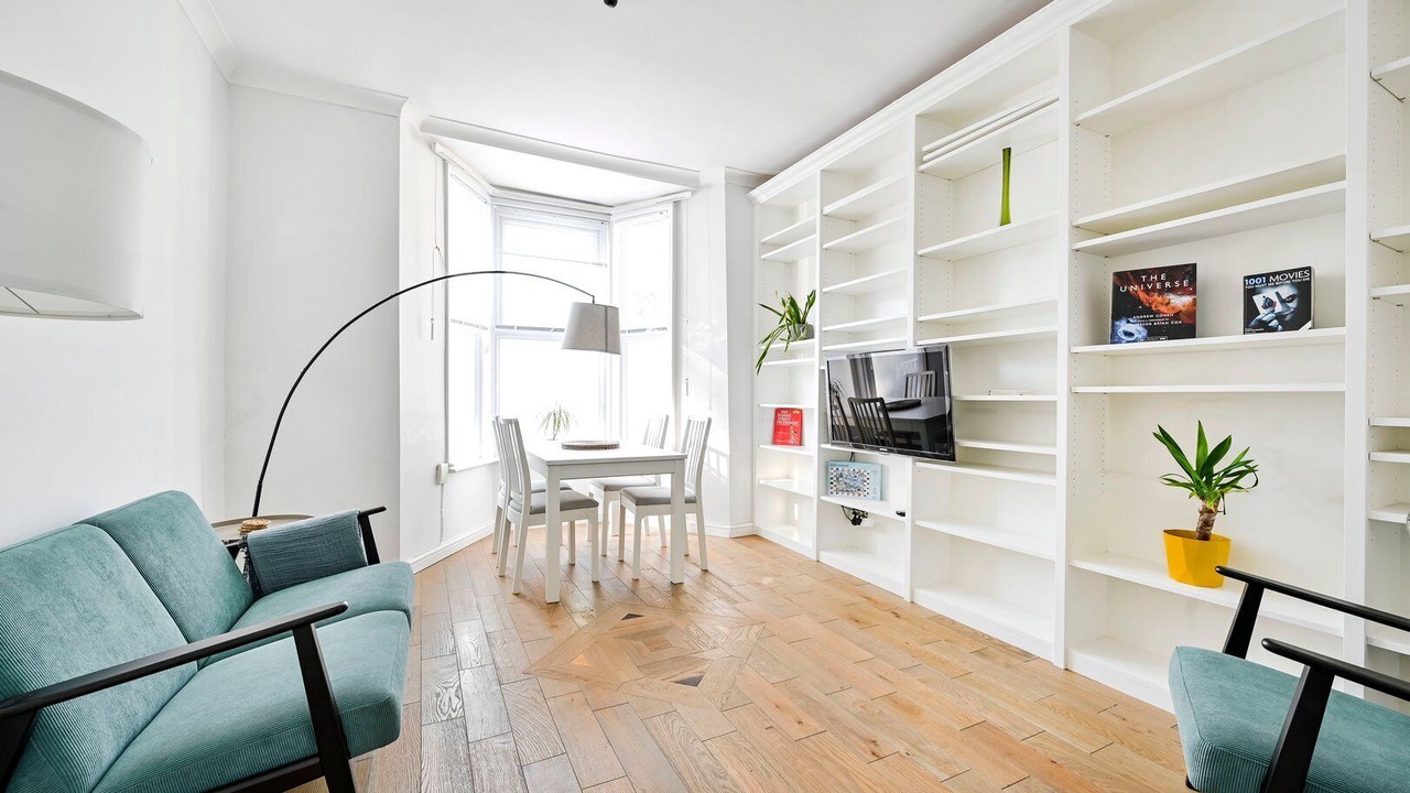 Photo of Livingroom in Brondesbury