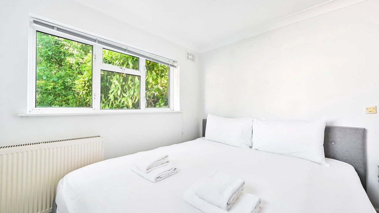 Photo of Bedroom in Brondesbury