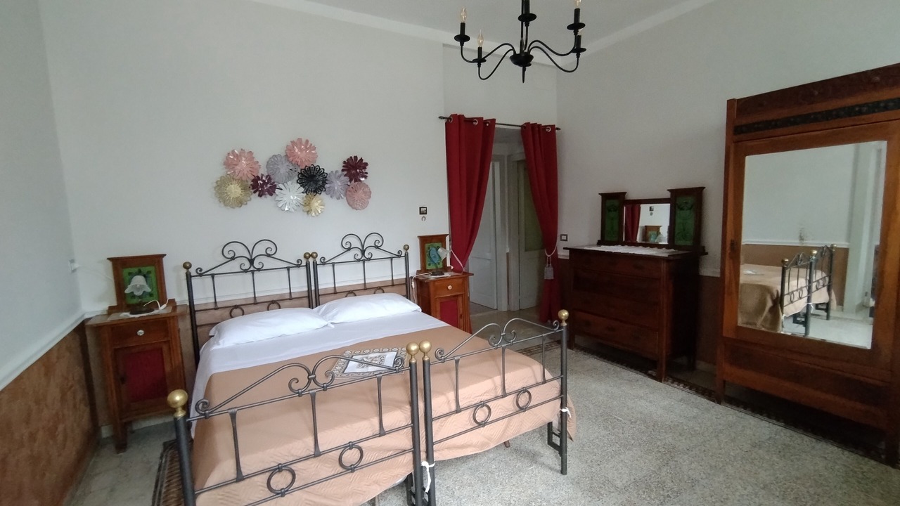 Photo of Bedroom in Patti