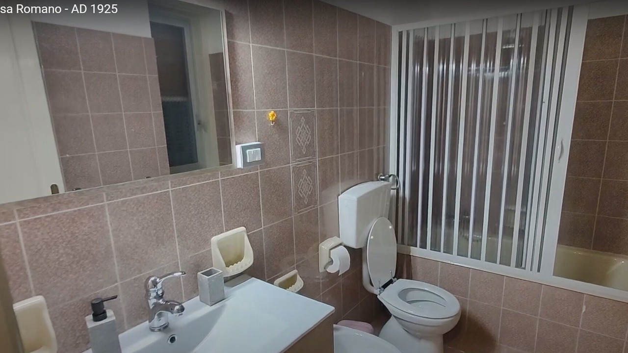 Photo of Bathroom in Patti