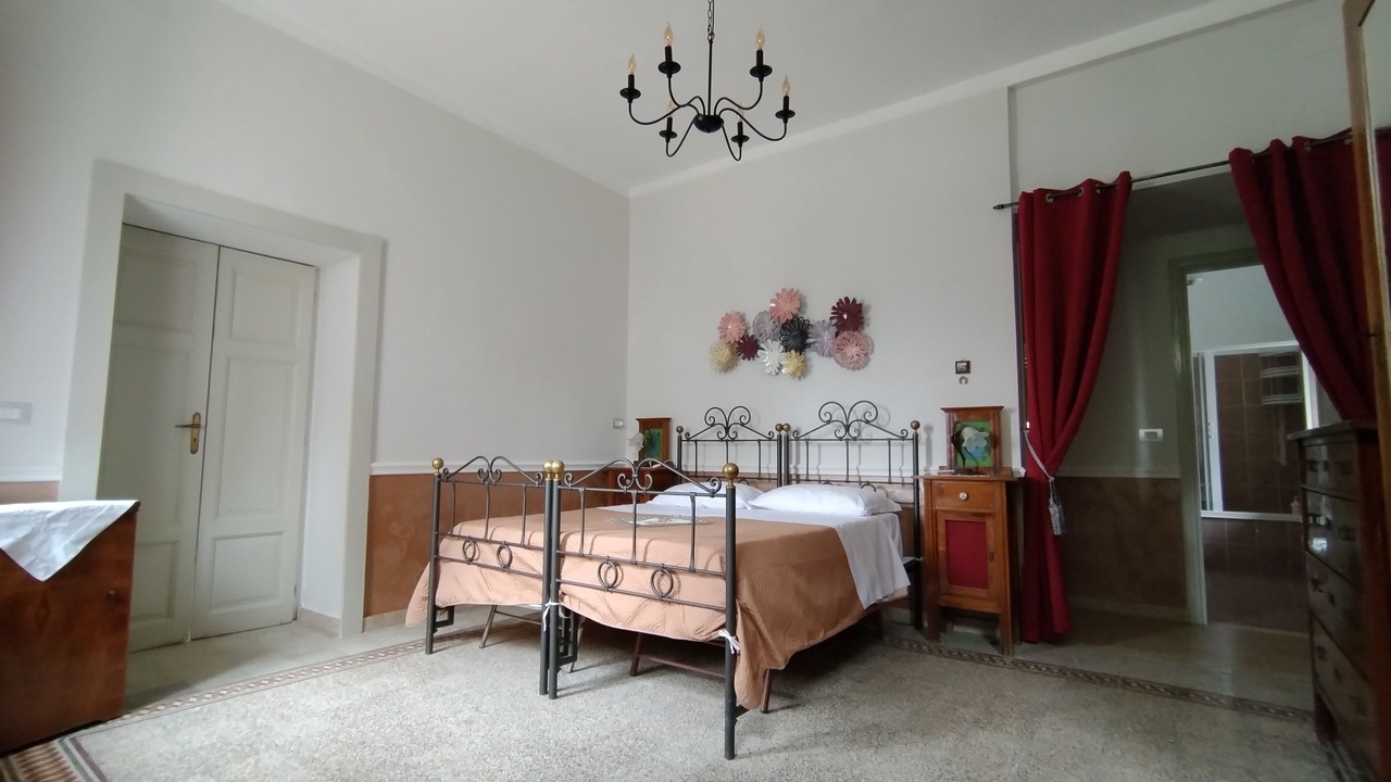 Photo of Bedroom in Patti