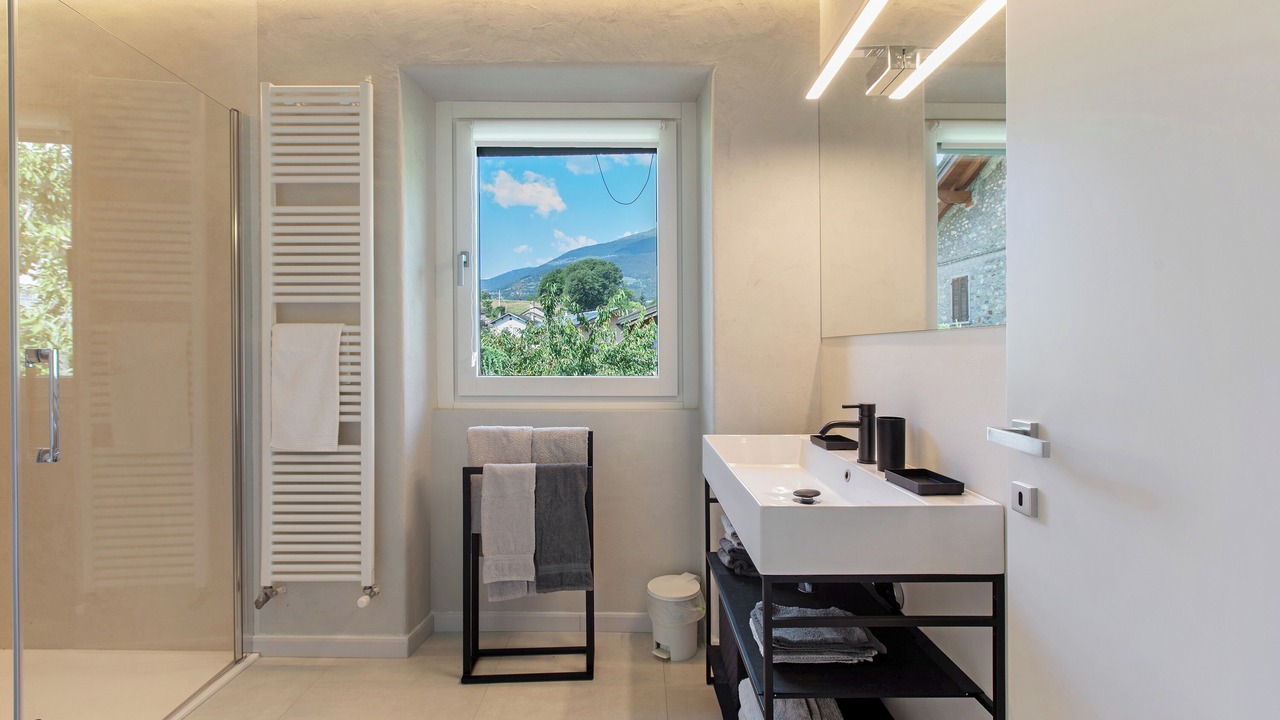 Photo of Bathroom in Senin