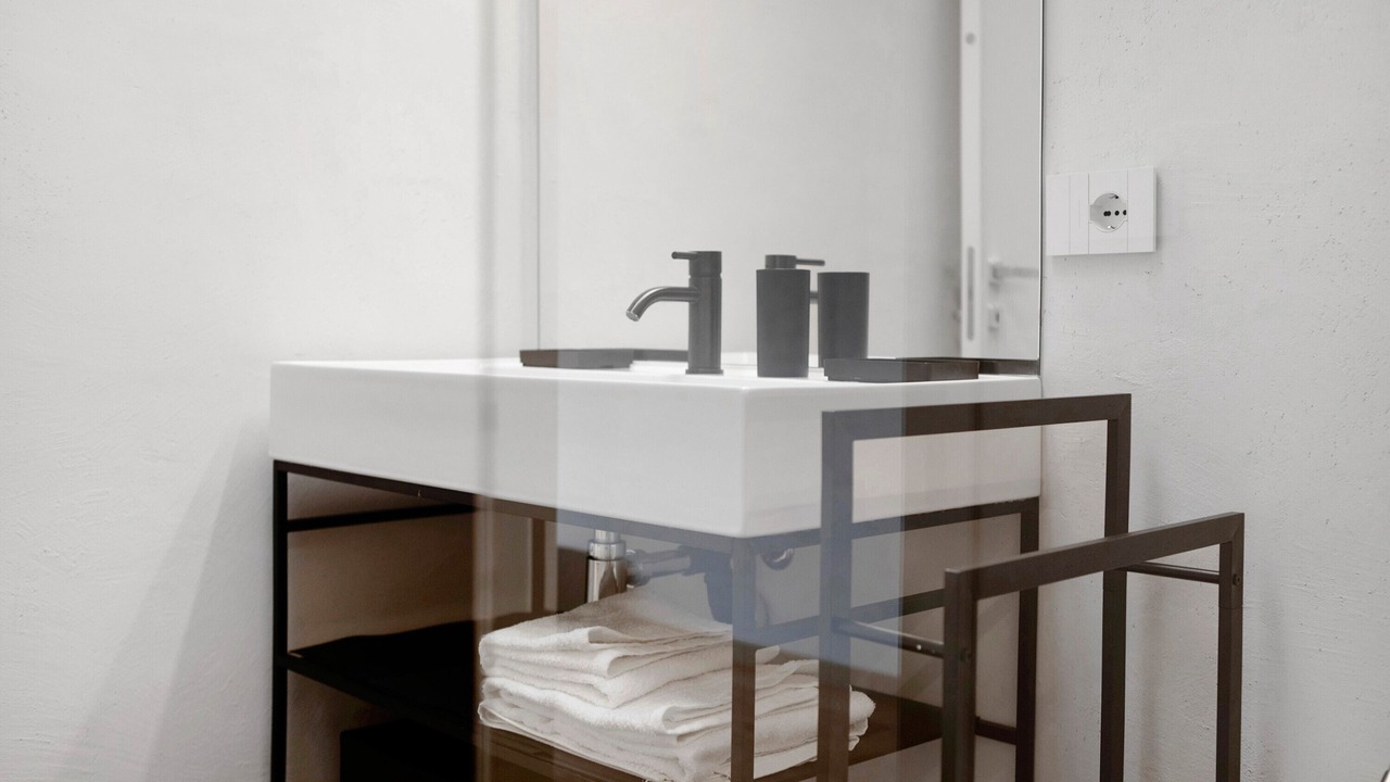 Photo of Bathroom in Senin