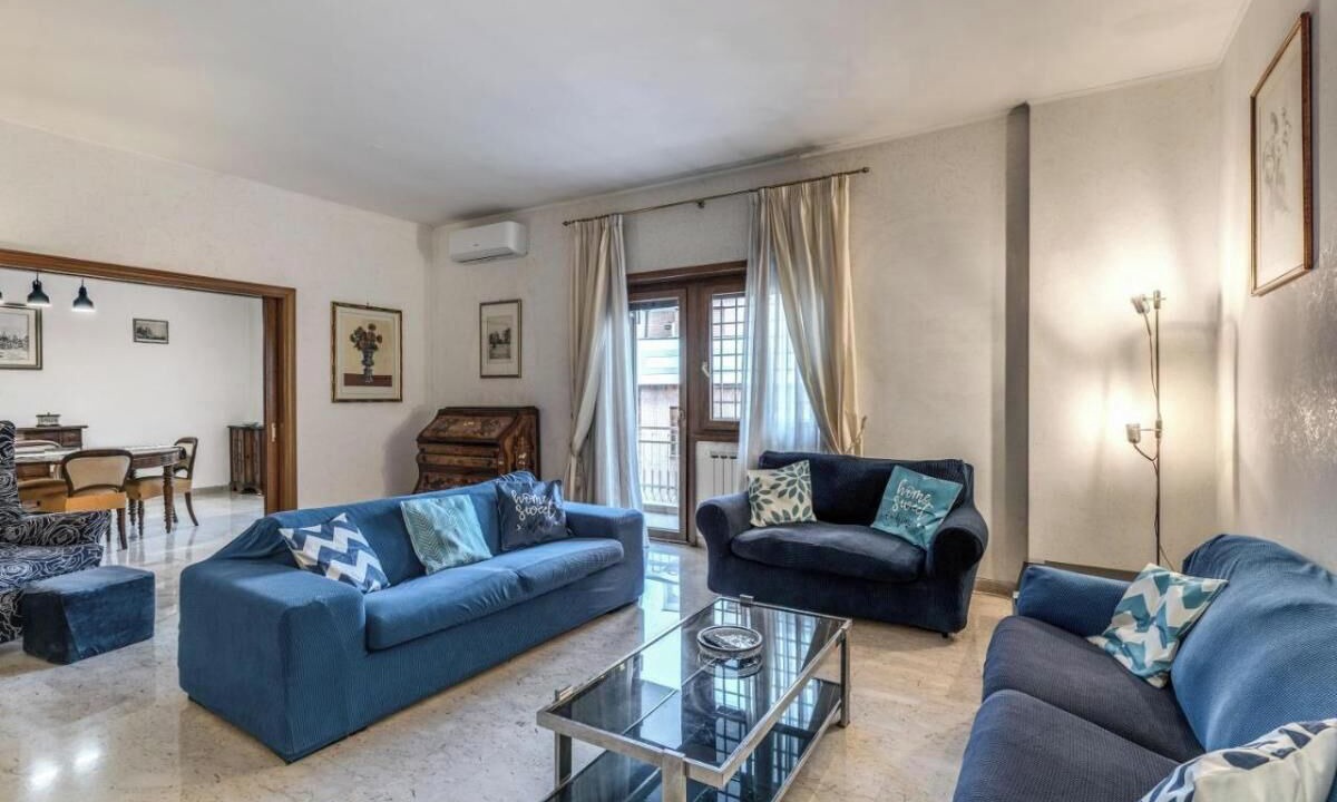 Photo of Livingroom in Quartiere XIII Aurelio
