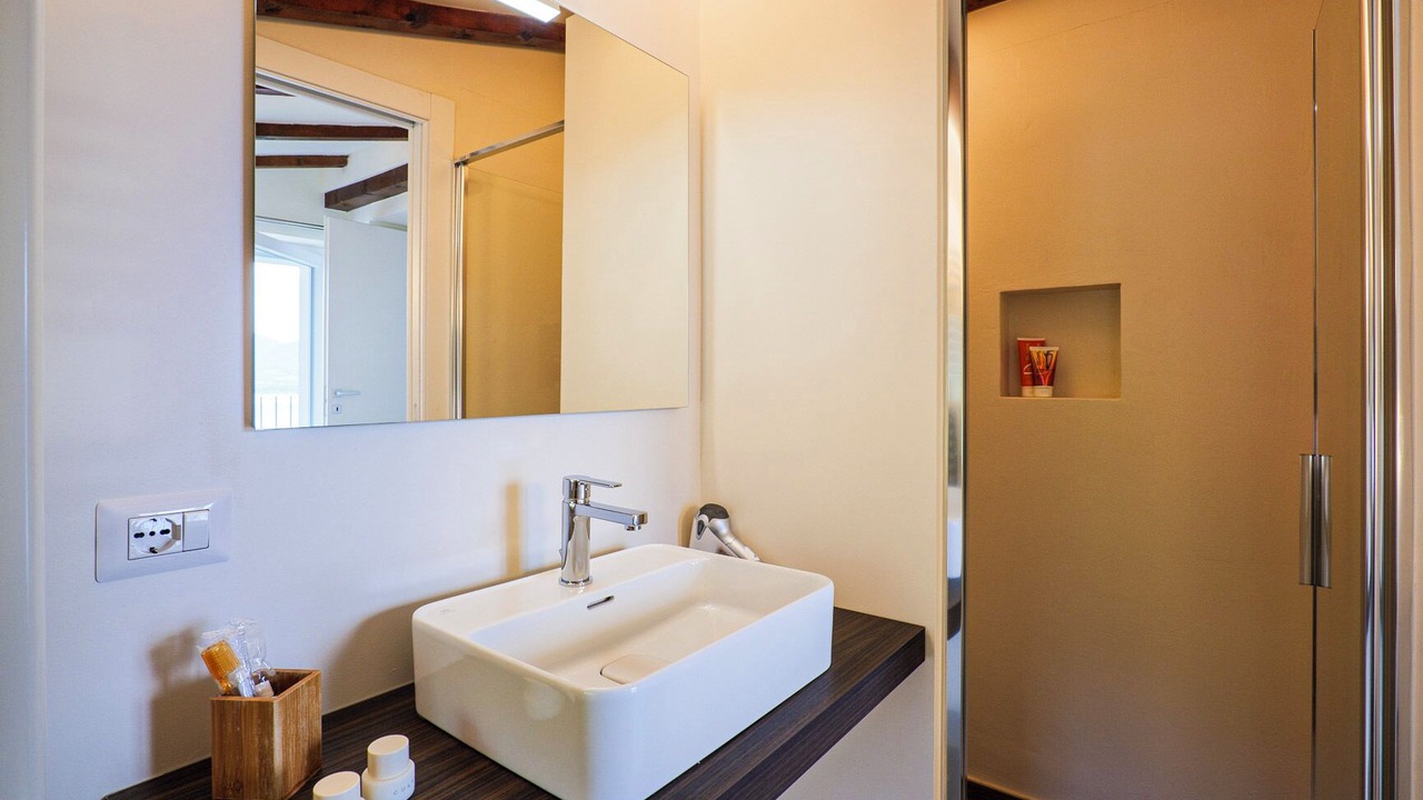 Photo of Bathroom in Cannero Riviera