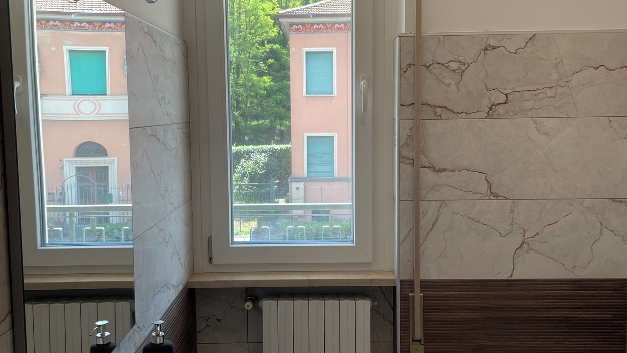 Photo of Bathroom in Roe