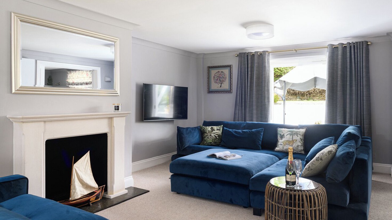 Photo of Livingroom in Charlestown