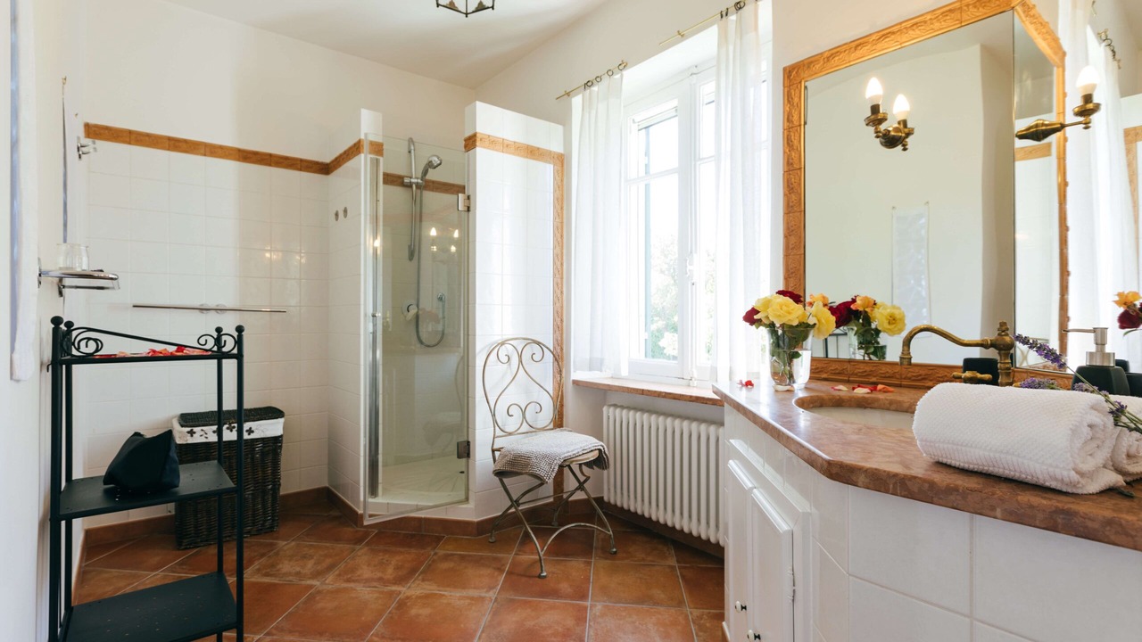 Photo of Bathroom in Canelli