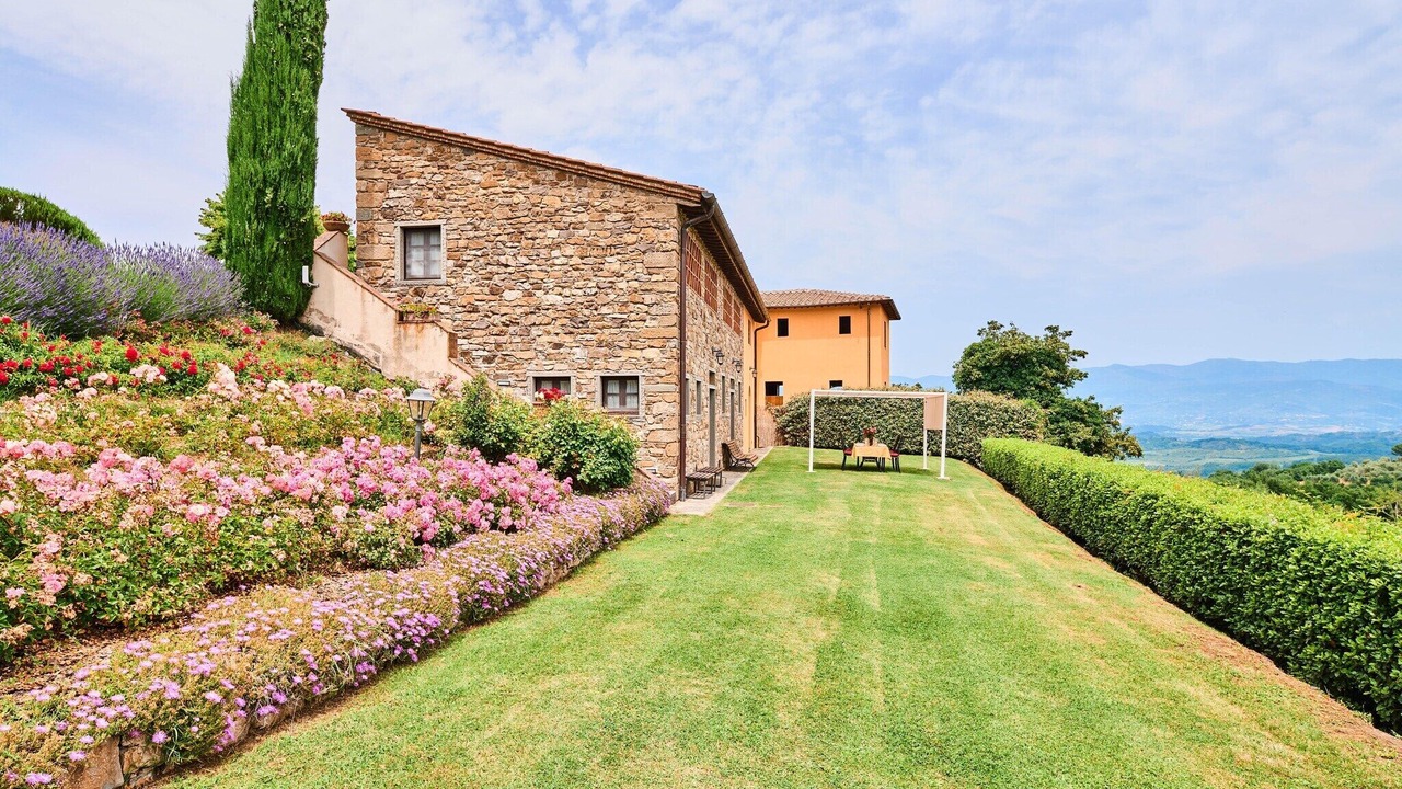 Photo of Outdoor in Neri
