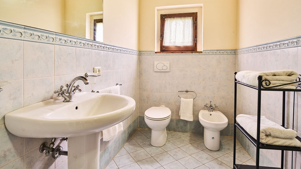 Photo of Bathroom in Neri