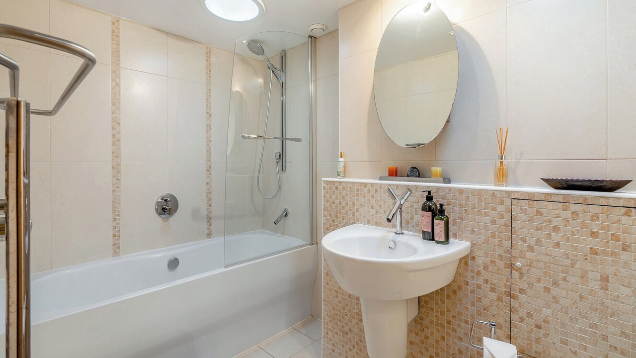 Photo of Bathroom in Kilcreggan