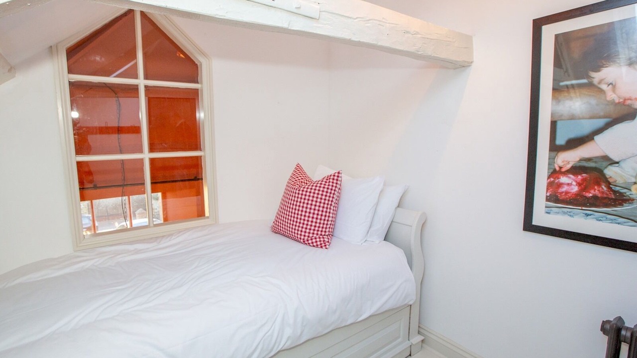 Photo of Bedroom in Deddington