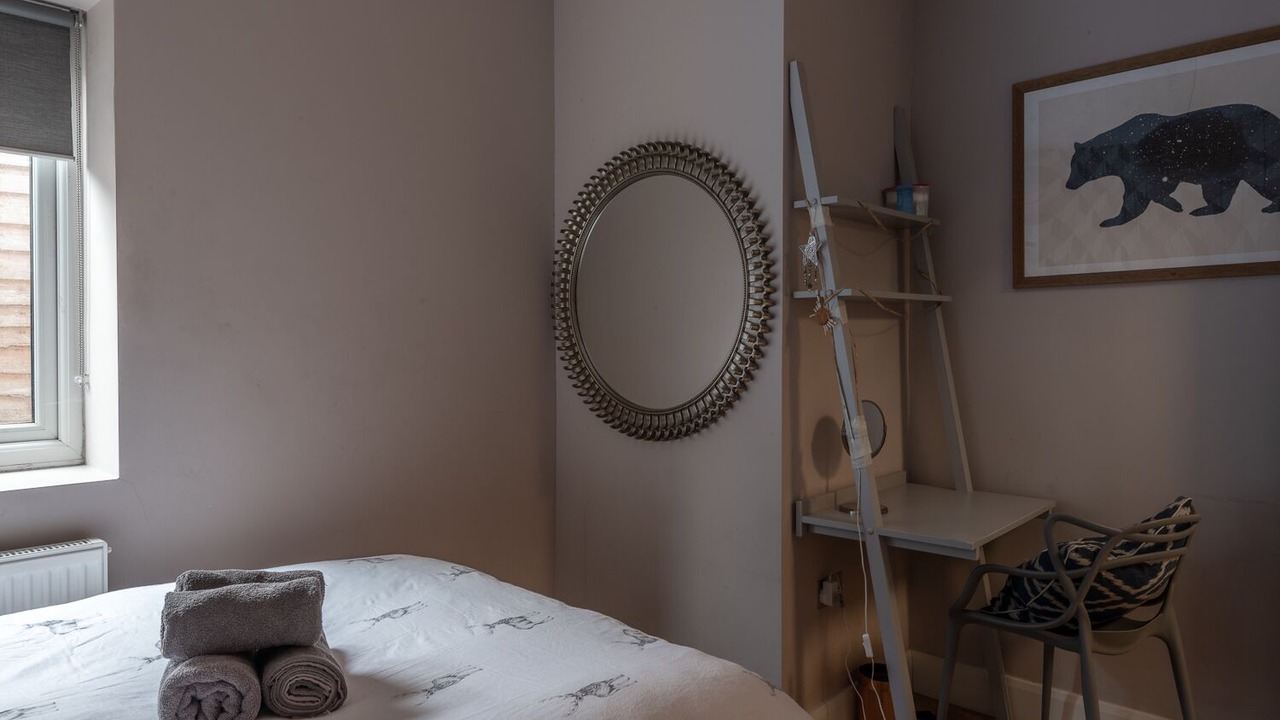 Photo of Bedroom in Mapesbury