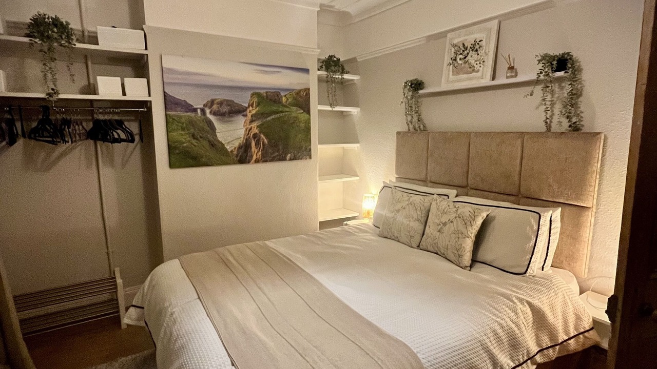 Photo of Bedroom in Queens Quarter