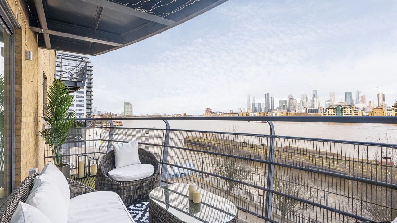 Photo of Patio Balcony in Island Gardens