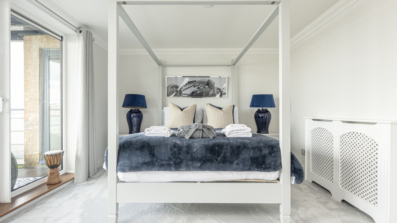 Photo of Bedroom in Island Gardens