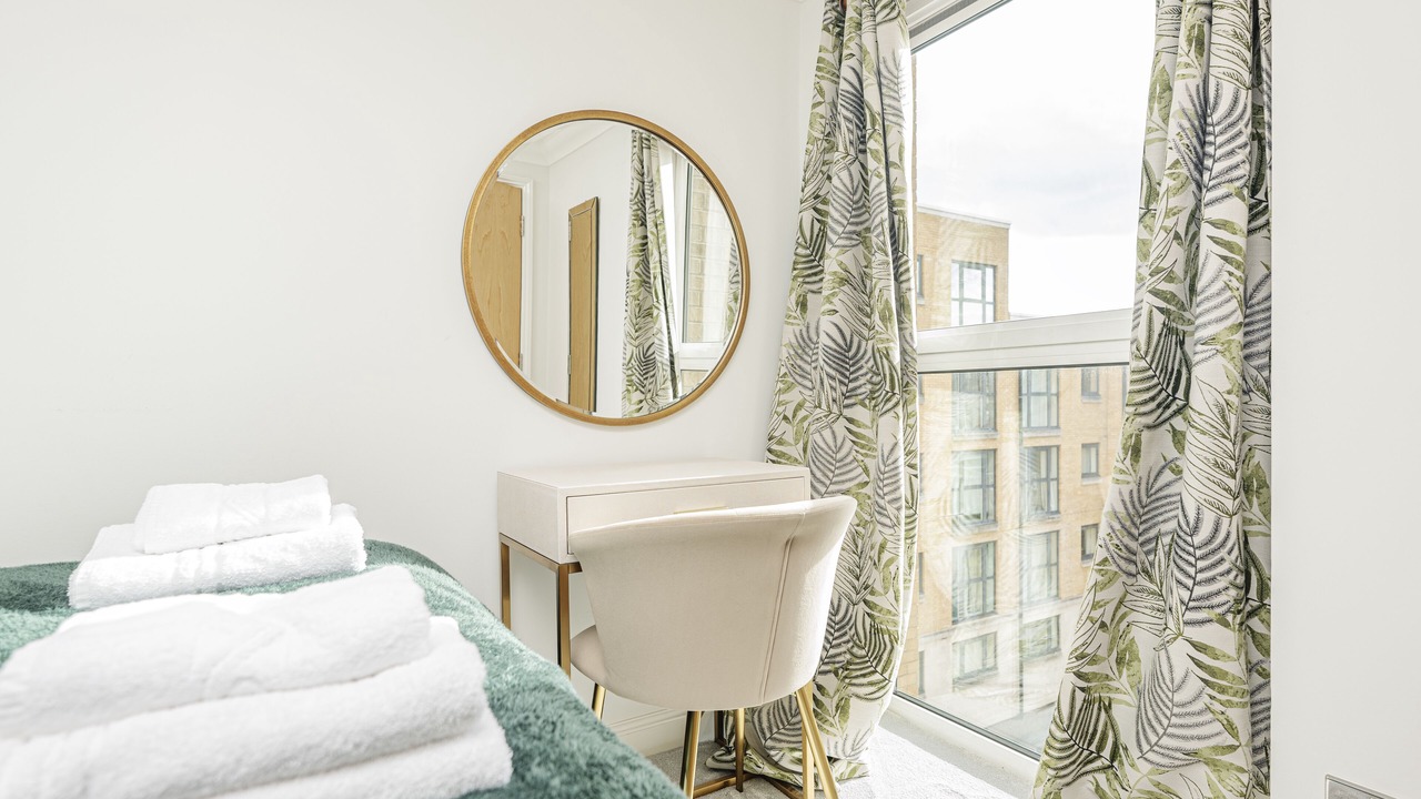 Photo of Bedroom in Island Gardens
