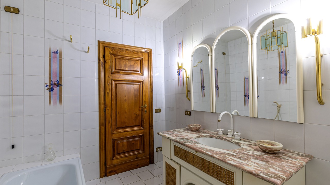 Photo of Bathroom in Twist