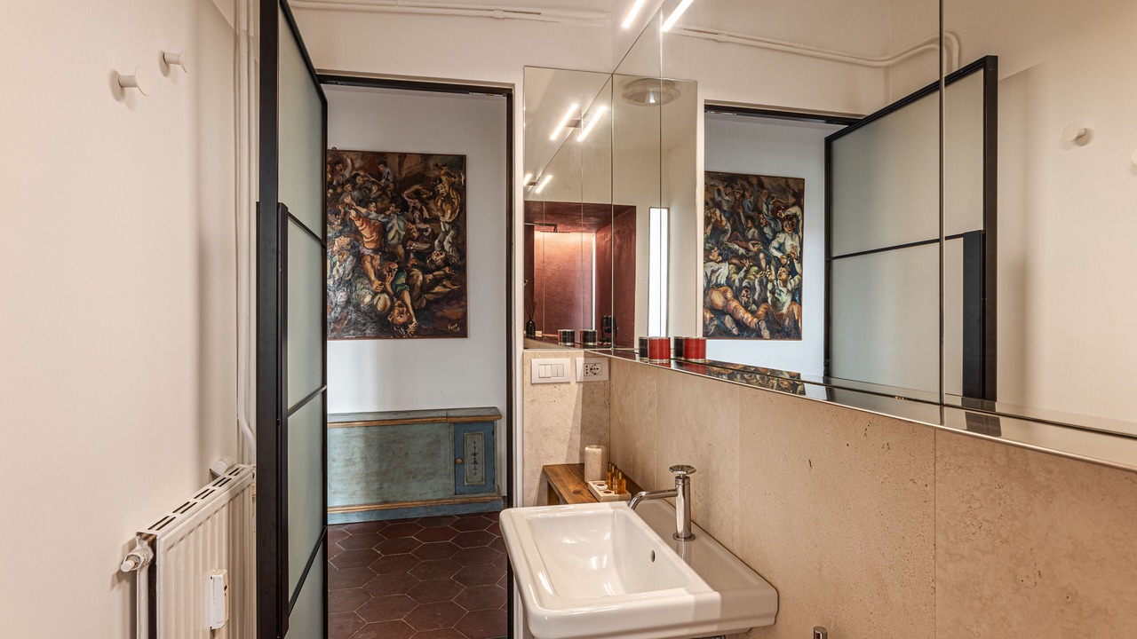 Photo of Bathroom in Esquilino