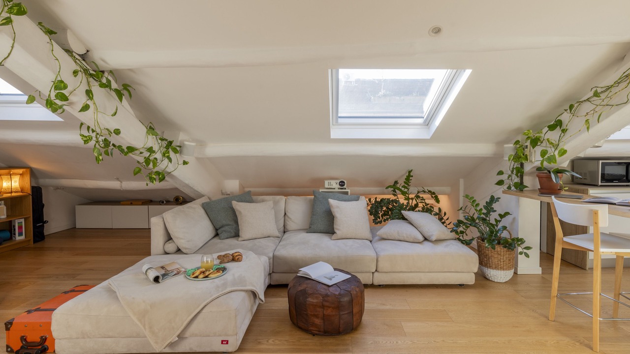 Photo of Livingroom in Magenta