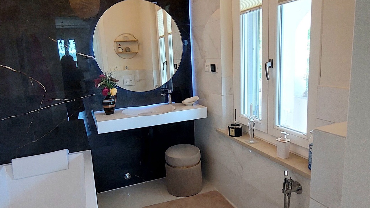 Photo of Bathroom in Odalengo Grande