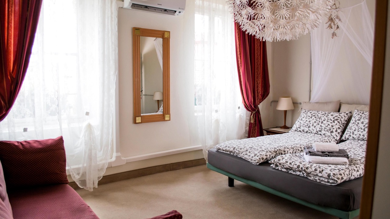 Photo of Bedroom in Cola
