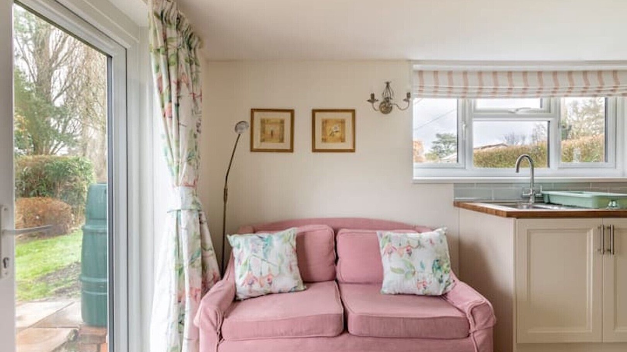 Photo of Livingroom in Piltdown