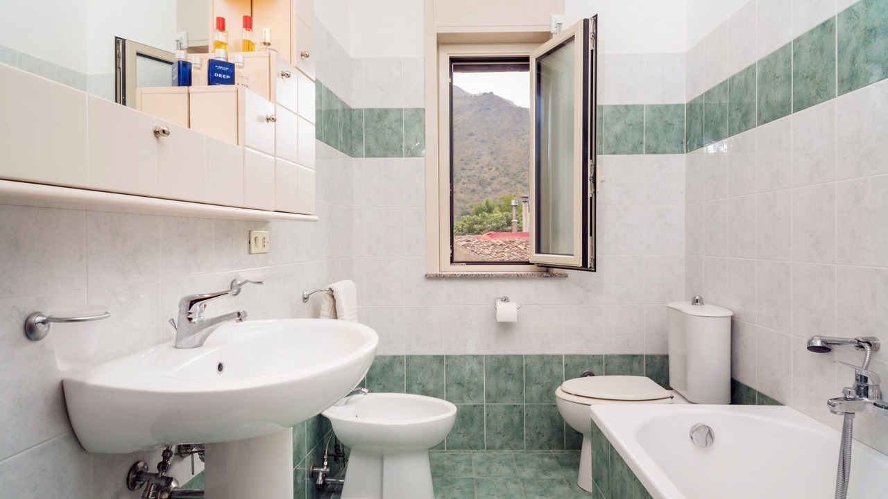 Photo of Bathroom in Mitogio