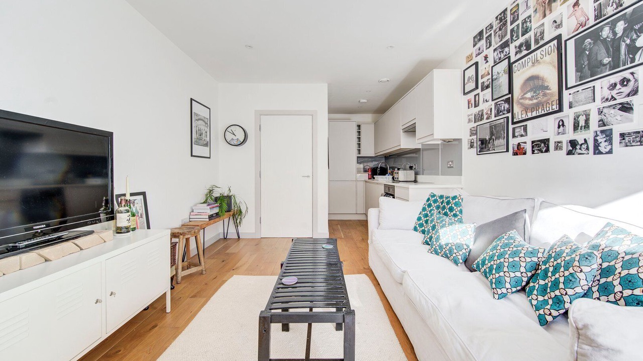 Photo of Livingroom in Hackney Central
