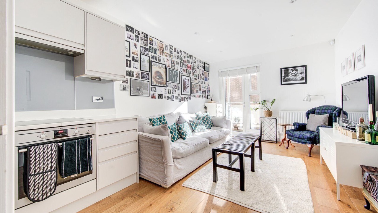 Photo of Livingroom in Hackney Central