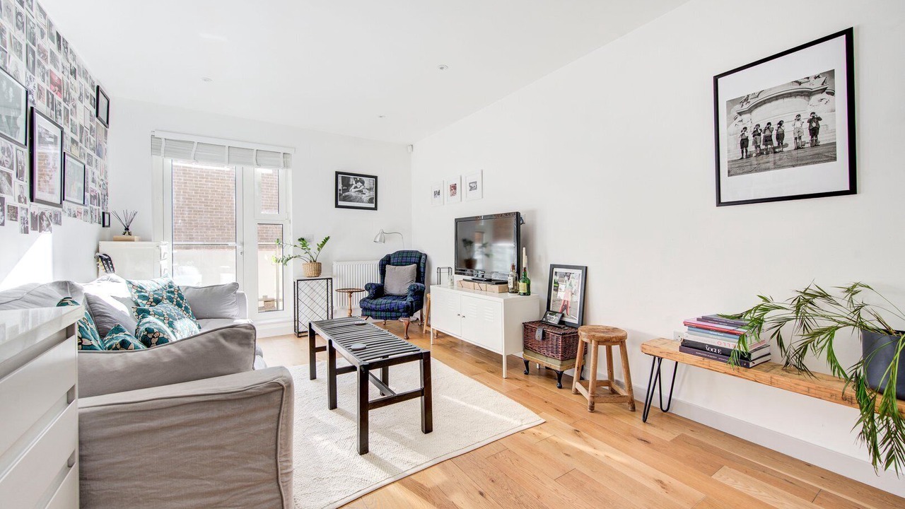 Photo of Livingroom in Hackney Central