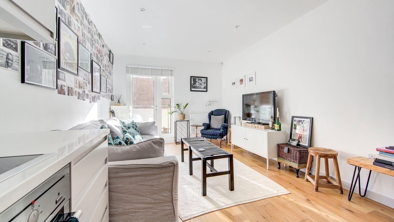 Photo of Livingroom in Hackney Central
