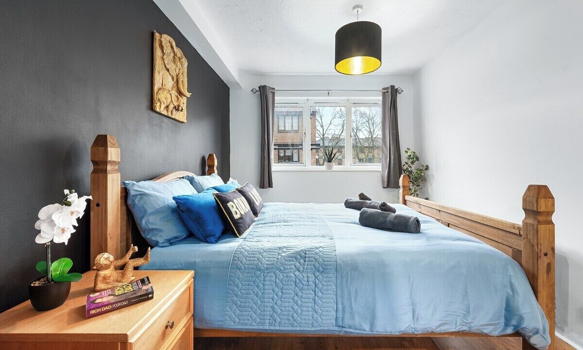 Photo of Bedroom in Island Gardens